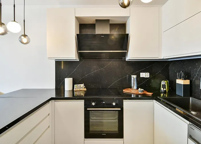 Super Luxury Flat For 2 In Deluxe Azur * Варна