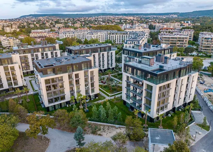 Super Luxury Flat For 2 In Deluxe Azur Апартаменти