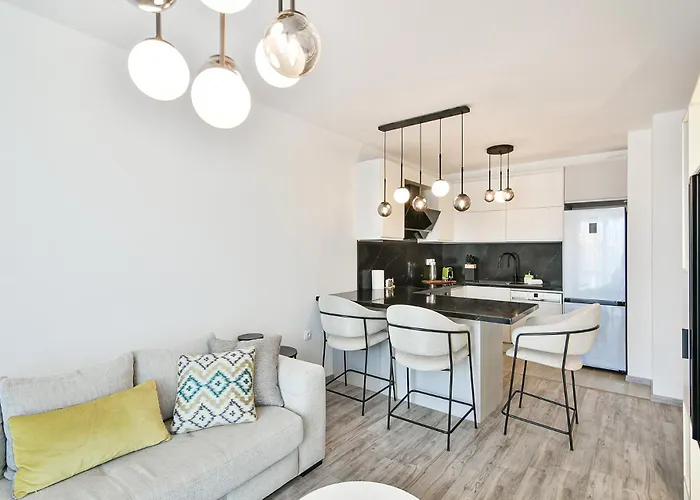 Апартаменти Super Luxury Flat For 2 In Deluxe Azur Варна