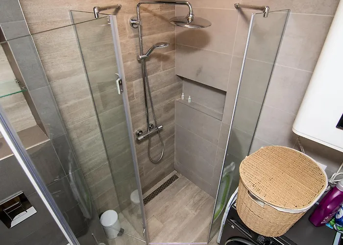 Super Luxury Flat For 2 In Deluxe Azur Apartment